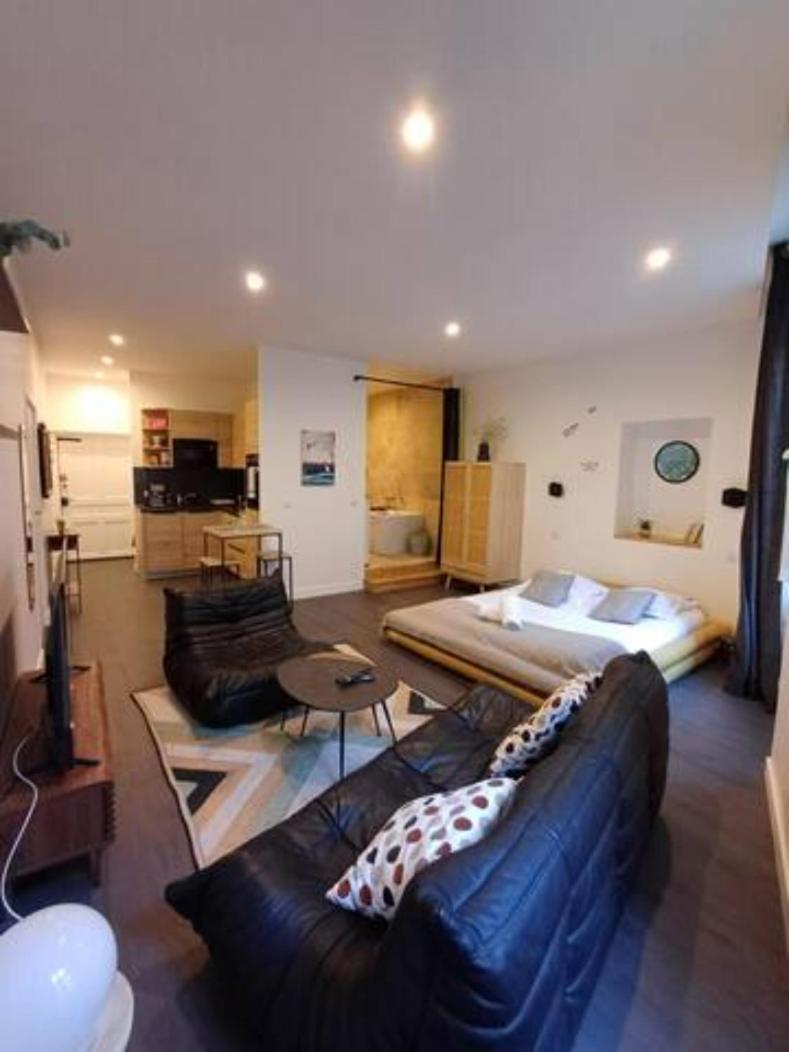 Le Sainte Claire - Majord'Home Annecy Centre Buitenkant foto